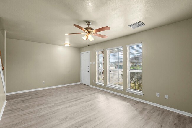 Building Photo - 105 Green Isle Ave