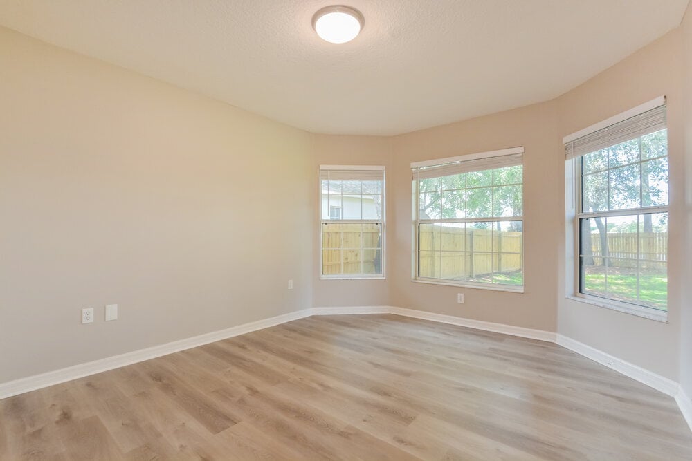Building Photo - 11546 Lake Dr