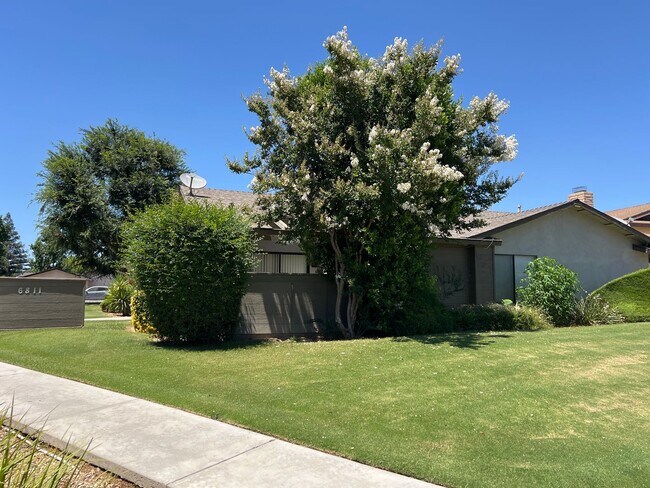Building Photo - 6811 Klamath Way