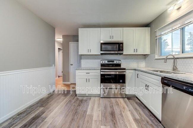 Building Photo - 1225 Thrush Ln