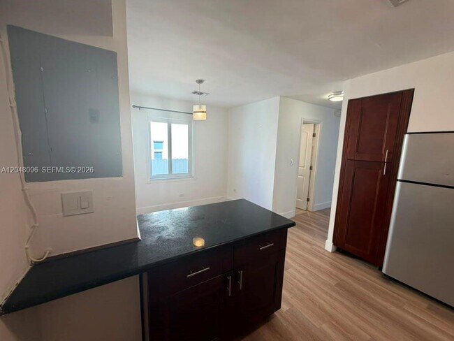 Building Photo - 655 85th St