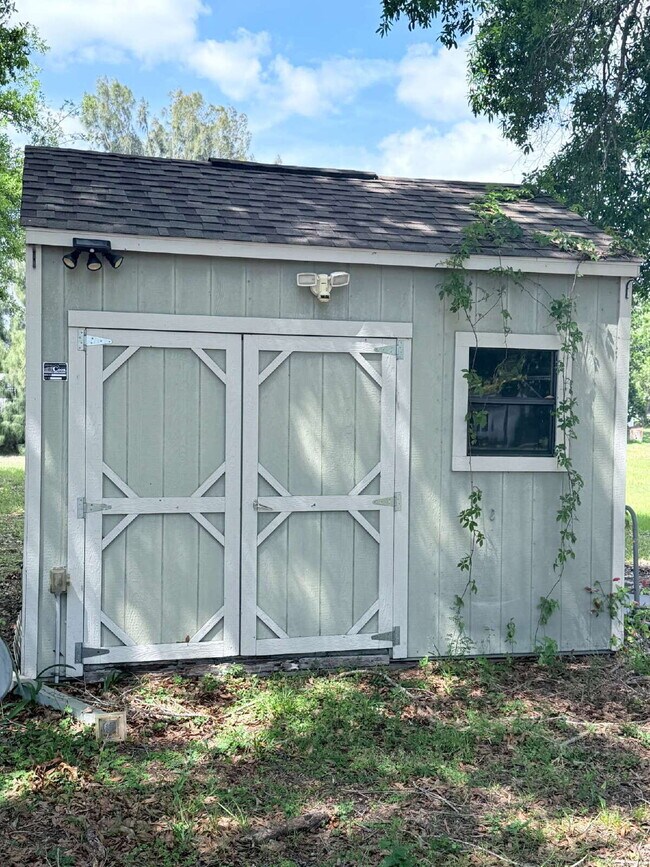 Building Photo - 8209 Pine Glen Rd