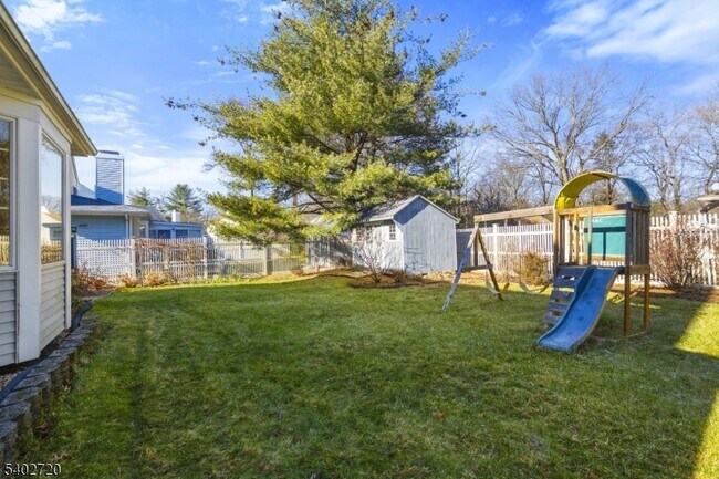 Building Photo - 6 Hoagland Ct