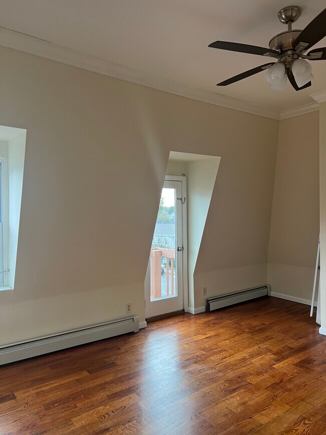 Bedroom 2 in natural day light - 134 S Broadway