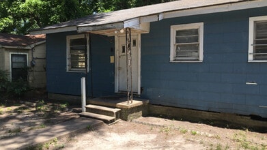 Building Photo - 1503 S 5th St