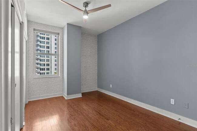 Building Photo - 1120 E Kennedy Blvd