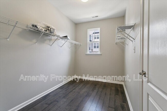 Building Photo - 3972 Prospect St