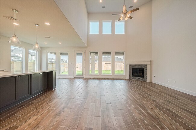 Building Photo - 29803 Breezy Pnes Lp