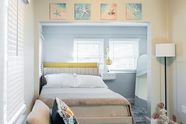 Building Photo - 4327 17th Ave S