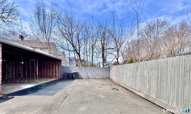 Building Photo - 112 Greenwood St