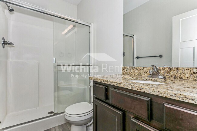 Building Photo - 920-922 Onewood Place