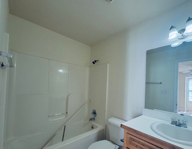 Building Photo - 1ST MONTH RENT HALF OFF