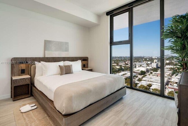 Building Photo - 580 72nd St