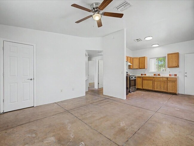 Building Photo - 81 E Laguna St