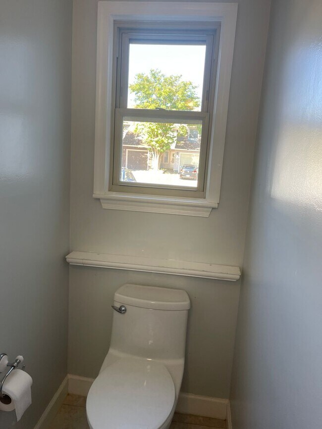 Building Photo - KEMPSVILLE LAKEFRONT TOWNHOUSE FOR RENT!