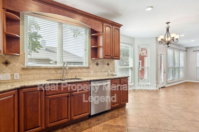 Building Photo - 1805 Sumac Dr