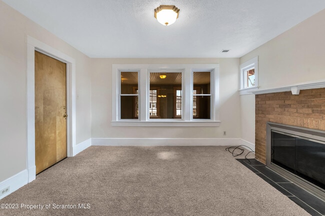 Building Photo - 517 Highland Ave