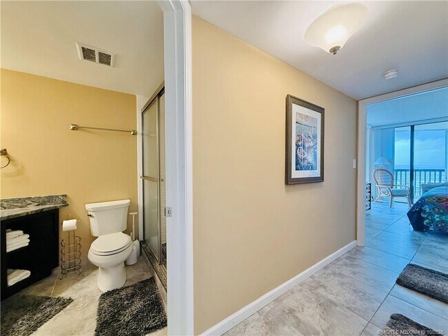 Building Photo - 9500 S Ocean Dr