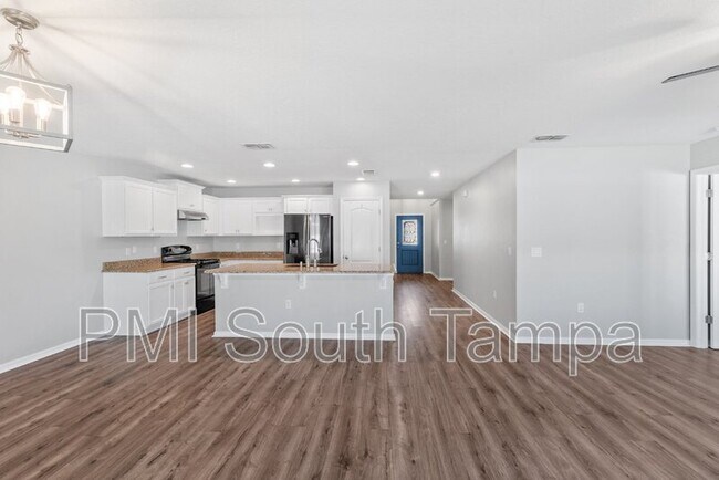 Building Photo - 10602 Massimo Dr