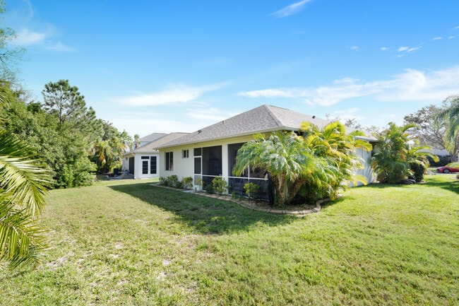 Building Photo - 8982 Founders Cir