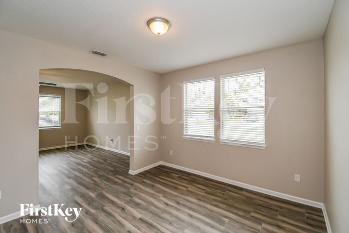 Building Photo - 1592 Oldenburg Dr