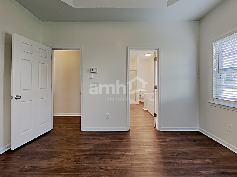 Building Photo - 1140 Boxelder Ln