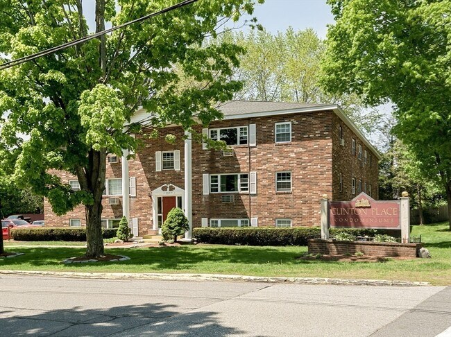 Building Photo - 35 Berlin St