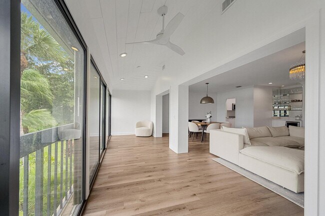 Building Photo - 11223 Pond View Dr