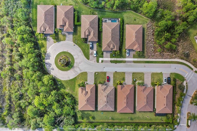 Building Photo - 4491 NW Oakleaf Ct