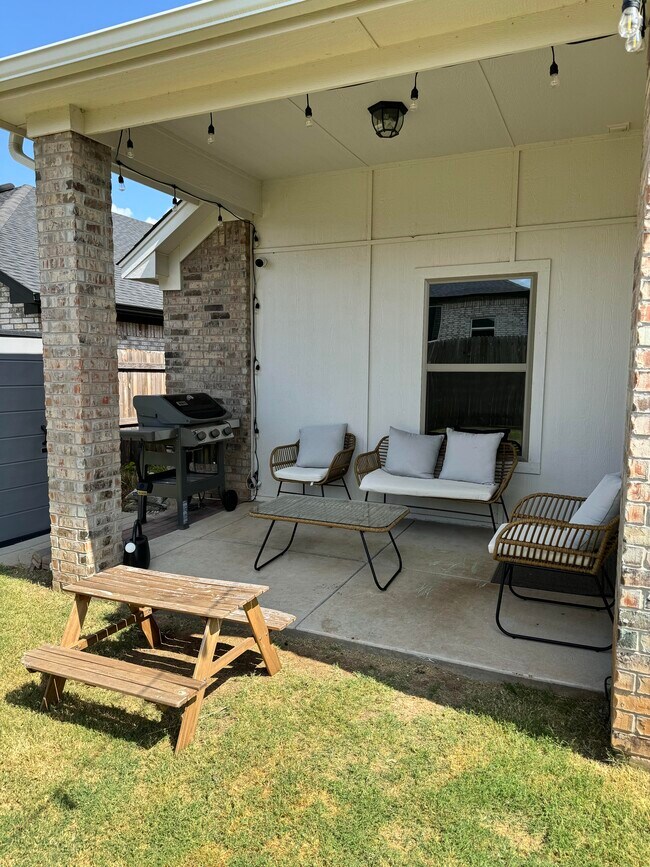 Building Photo - 18013 Marea Dr