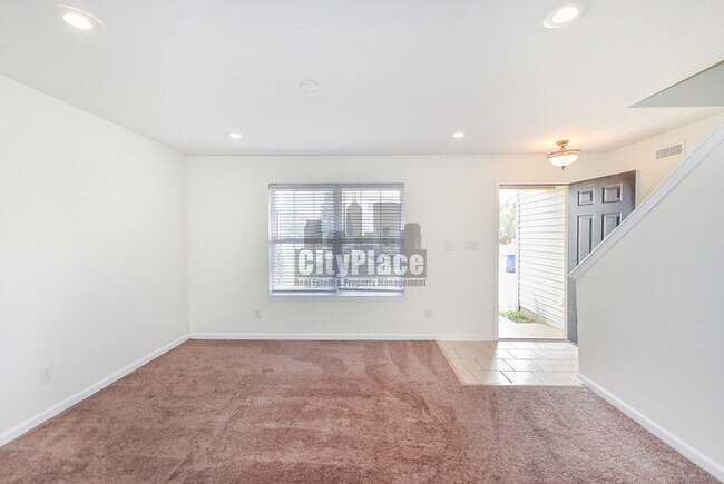 Building Photo - 1394 Fall Ridge Dr