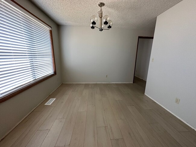 Building Photo - 4716 SW Stoddard Dr