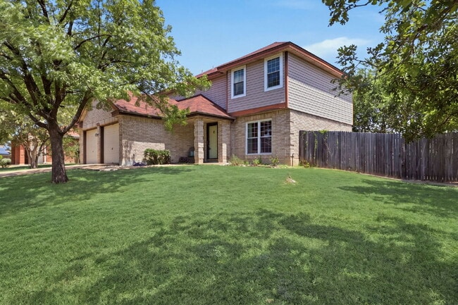 Building Photo - Updated home on a corner lot in a gated community!