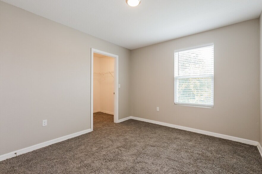 Building Photo - 1806 Greenwood Valley Dr