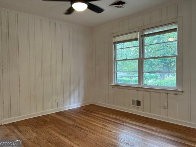 Building Photo - 1215 Westview Dr SW