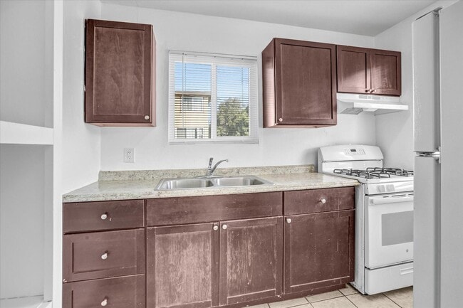 Building Photo - 2084-2094 Burroughs Street