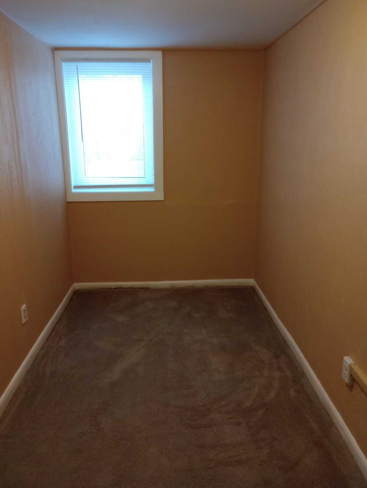 Bedroom with window - 5655 W Ellsworth Ave