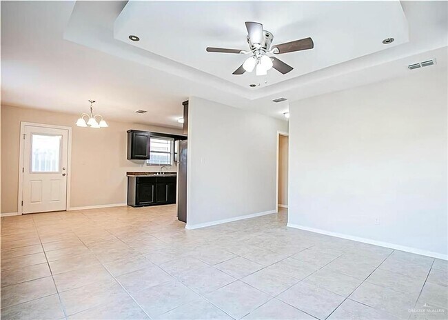 Building Photo - 7 Taxco Ct