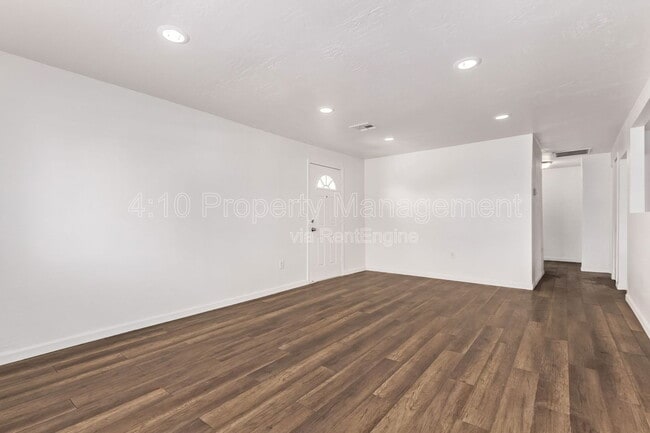 Building Photo - 1117 N 13th St