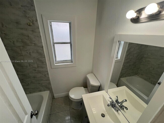 Building Photo - 1935 SW 2nd St