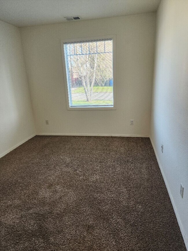 Building Photo - STATUS: RENTED-  |R281h| $1495.00