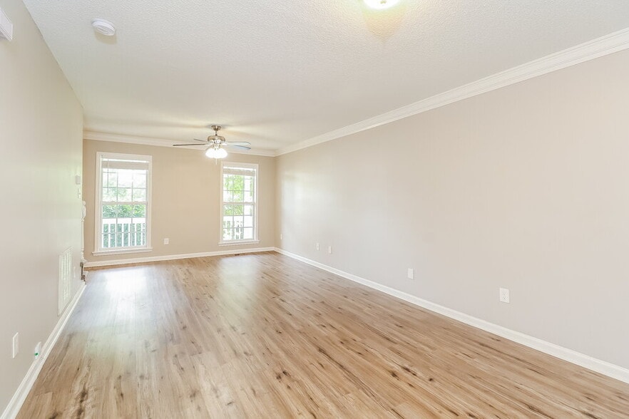 Building Photo - 1310 Candlewood Dr
