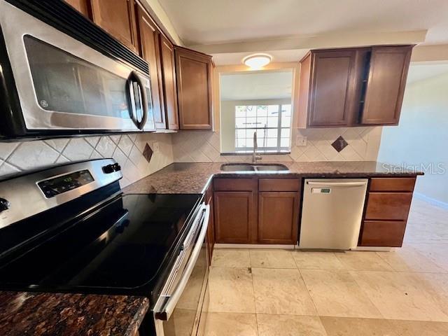 Building Photo - 3717 Cedarwood Dr