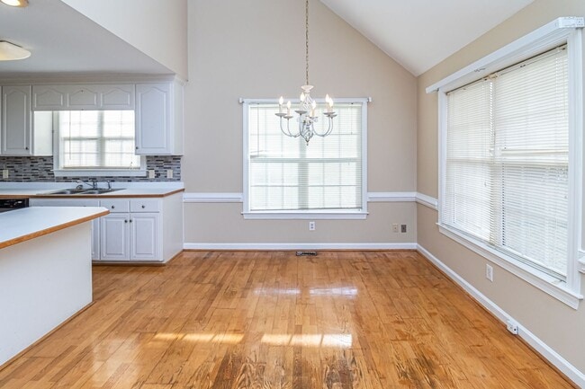 Building Photo - MUST SEE 3 BR | 2 BA w/ Finished Bonus Room *Pikeville school district*