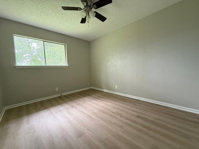Building Photo - R.Patel Properties2 (12310 Willow Wild Dr)