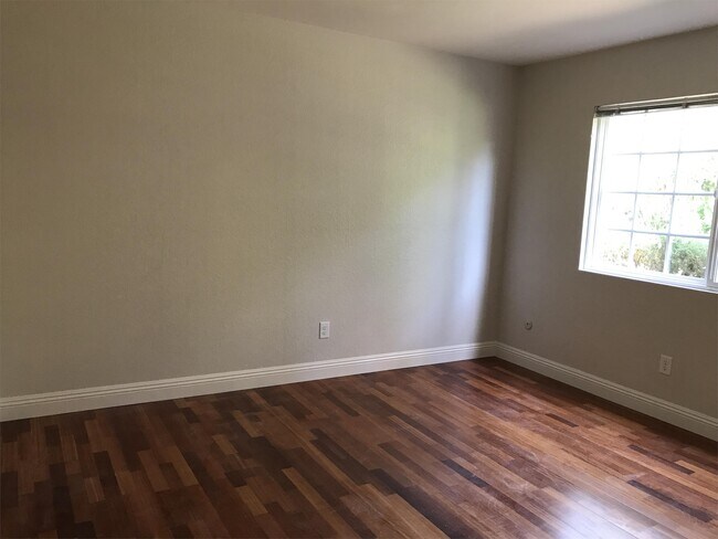 Building Photo - 2132 Dons Way