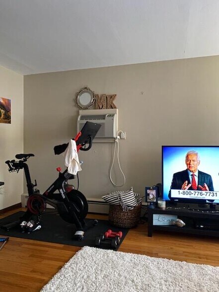 Building Photo - 510 S NW Hwy