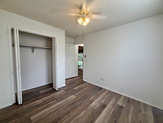 Building Photo - 1015 Allyson Ave