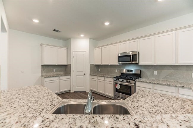 Building Photo - 6016 Heritage Creek Ln