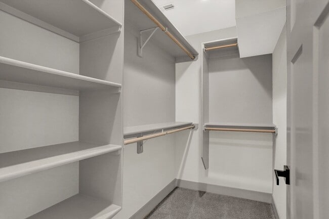 Building Photo - Brand New 4 bedroom 4 bath  Build near Eli...
